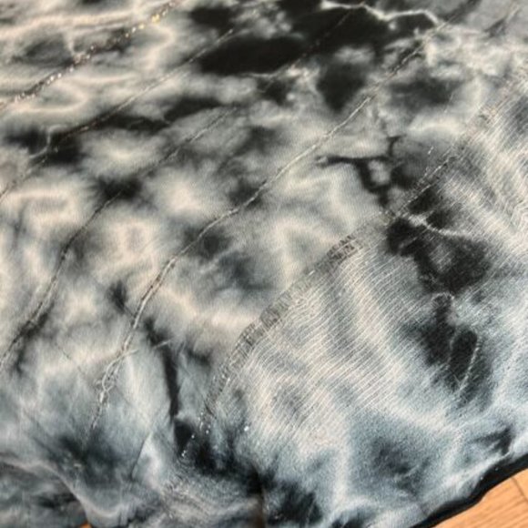 Blue Grey and White Lightweight Scarf NWT - Picture 2 of 8